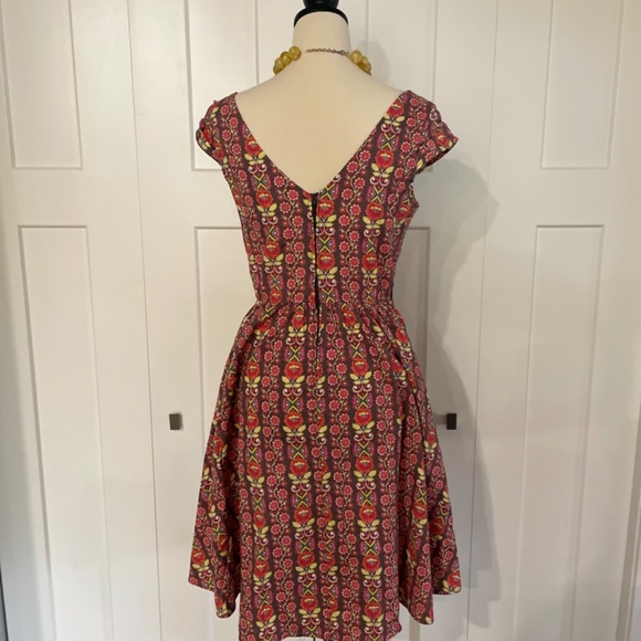 Retrolicious Medium Floral Dress - Picture 3 of 4